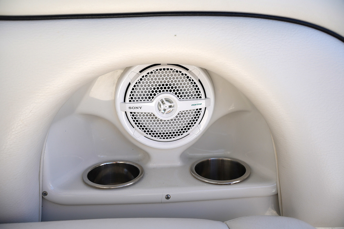 foto: 10 Crownline 315 SCR
