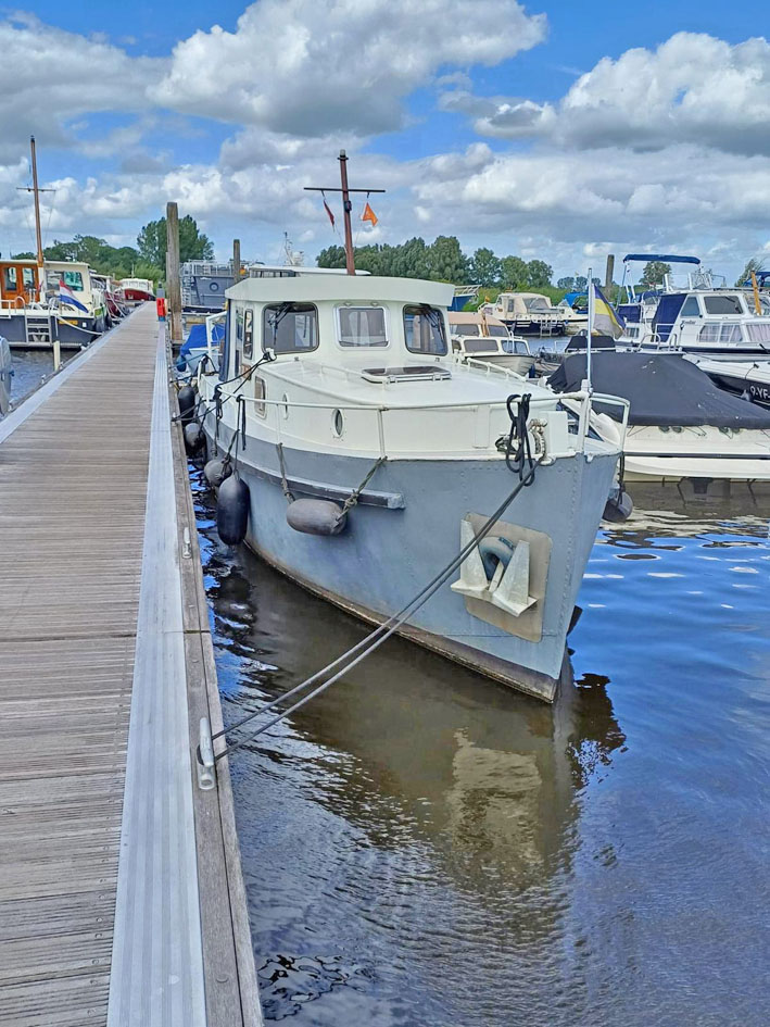 foto: 5 ex Politieboot RP37