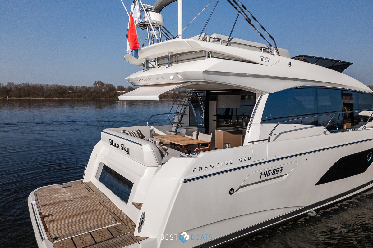 foto: 11 Prestige 520 FLY