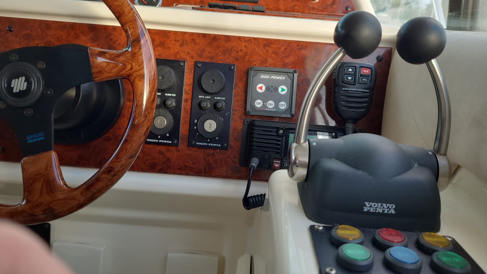 foto: 10 Jeanneau Prestige 36 Fly