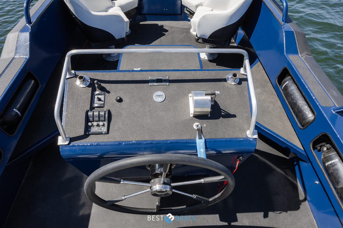 foto: 6 Stormer marine Tender R75