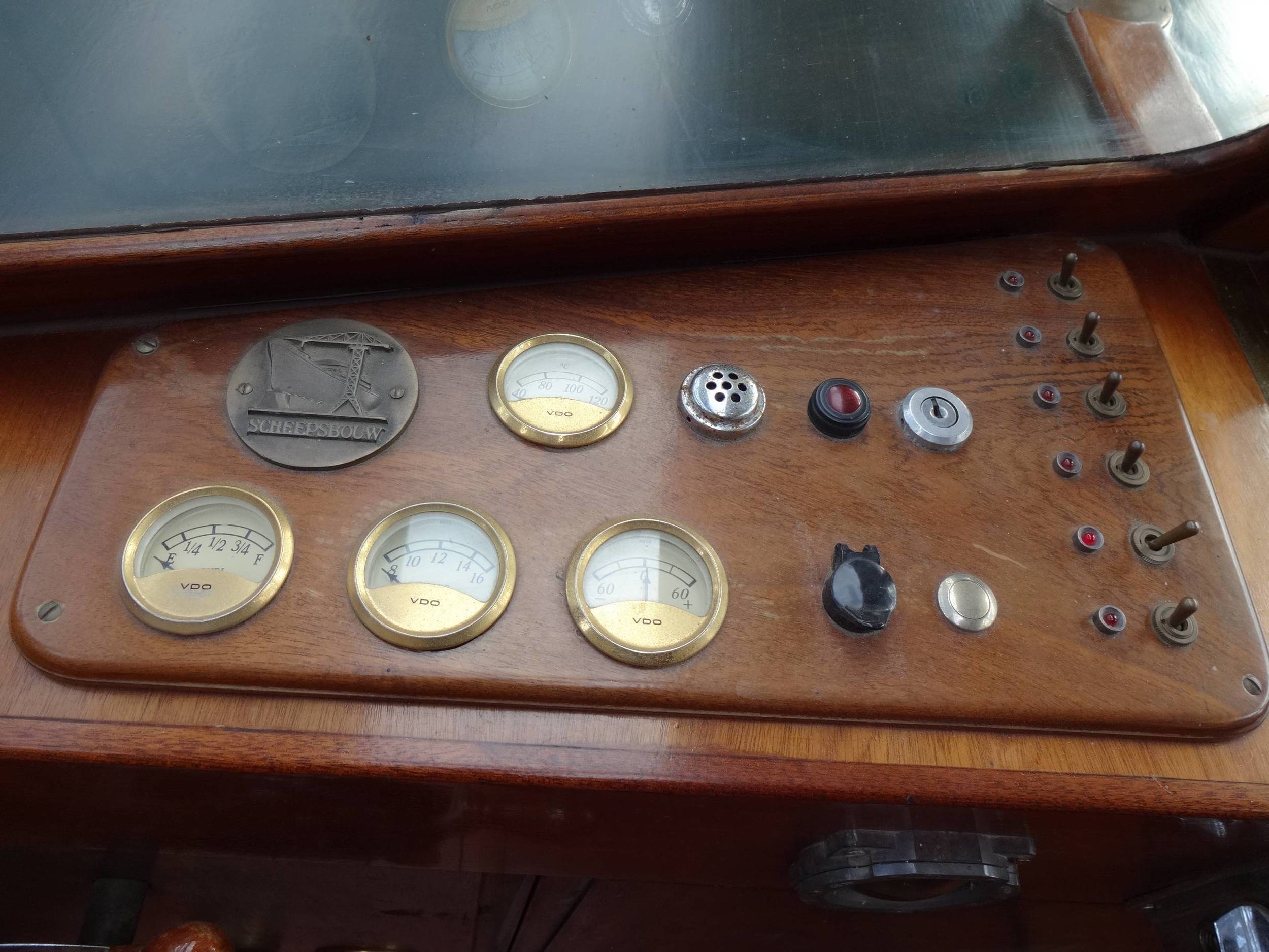 foto: 5 Salonboot 7.50