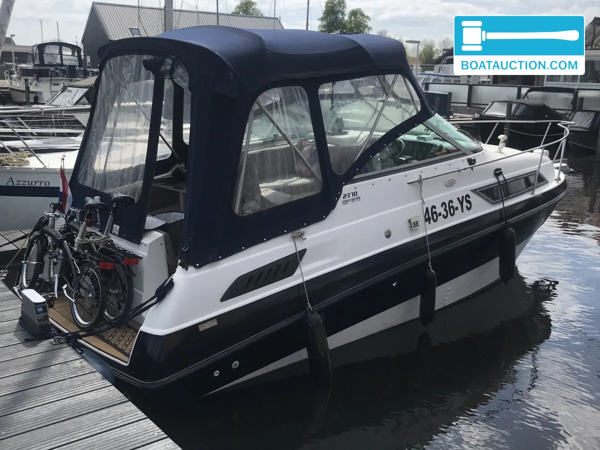 foto: 6 Chaparral 2370 SL