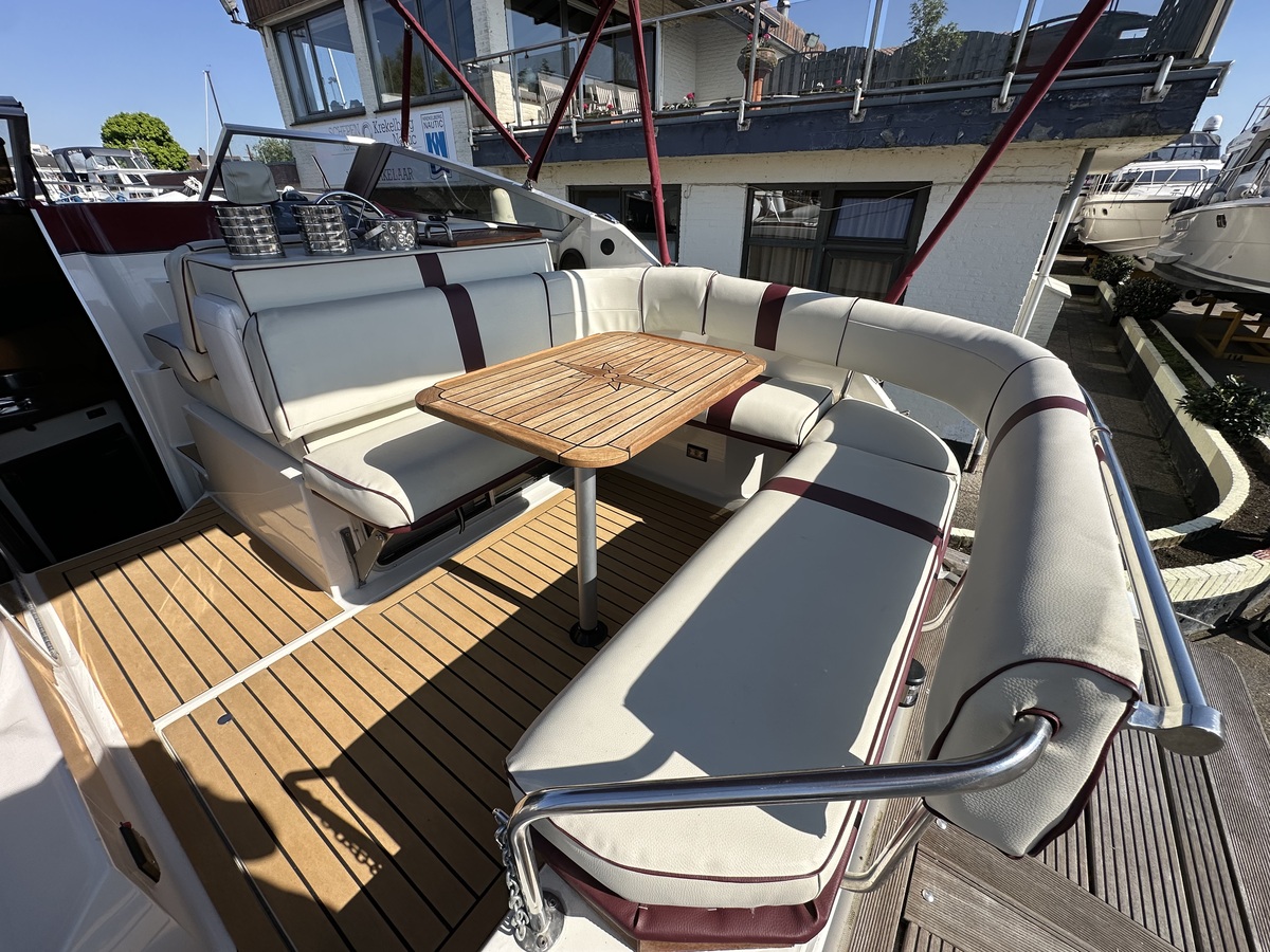 foto: 6 Maxum 2300