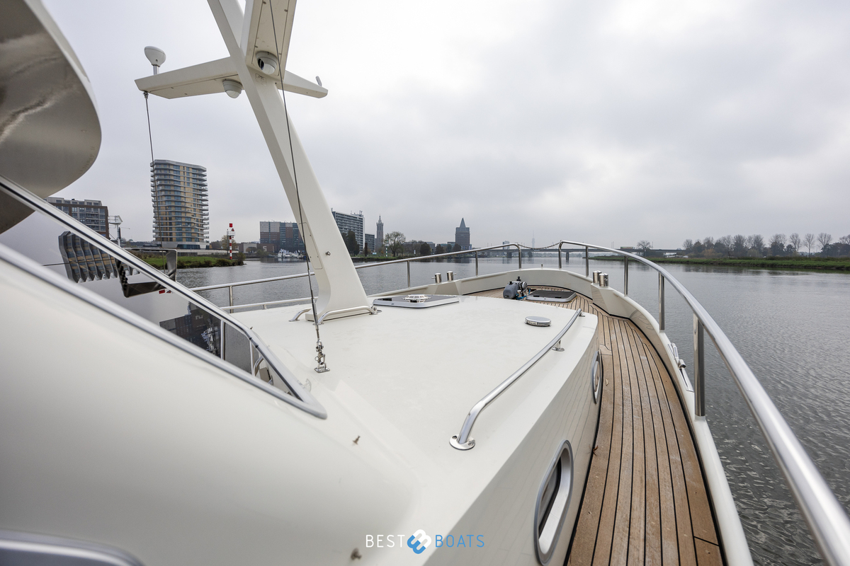 foto: 6 Linssen  Grand Sturdy 430 AC MKII Diamond