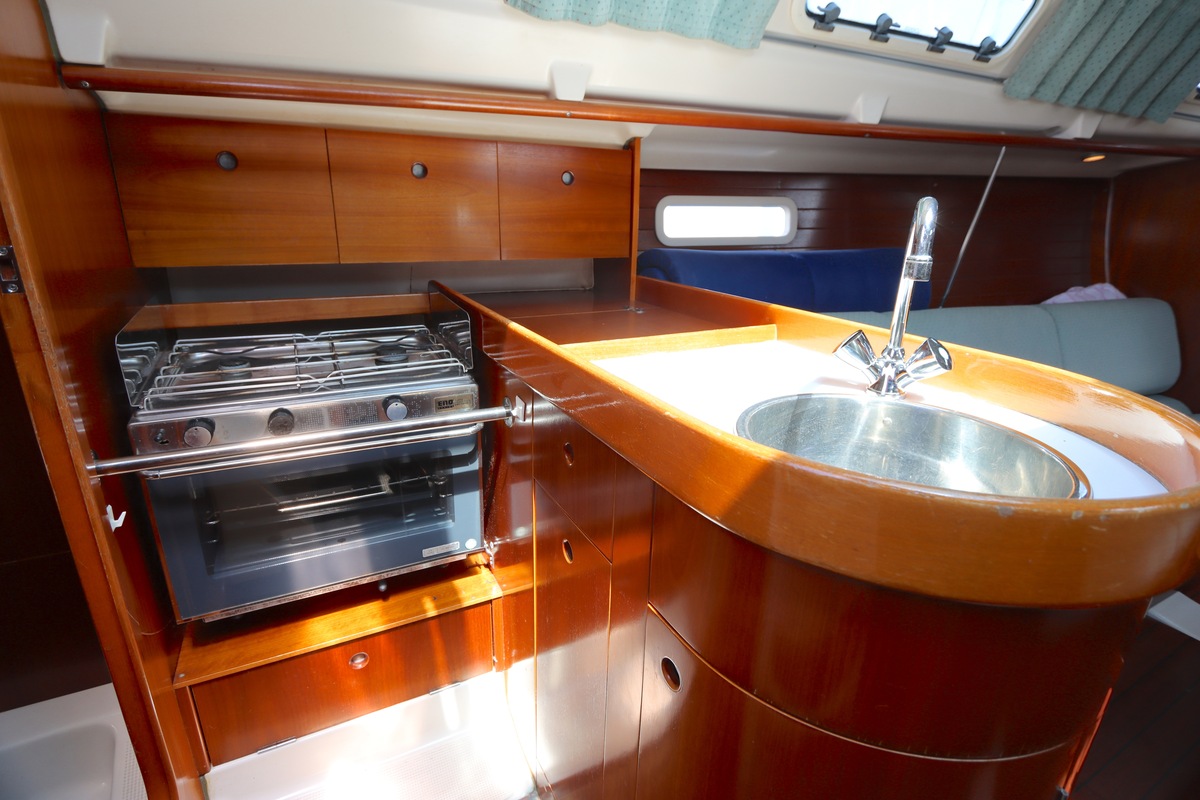 foto: 5 Beneteau Oceanis 300