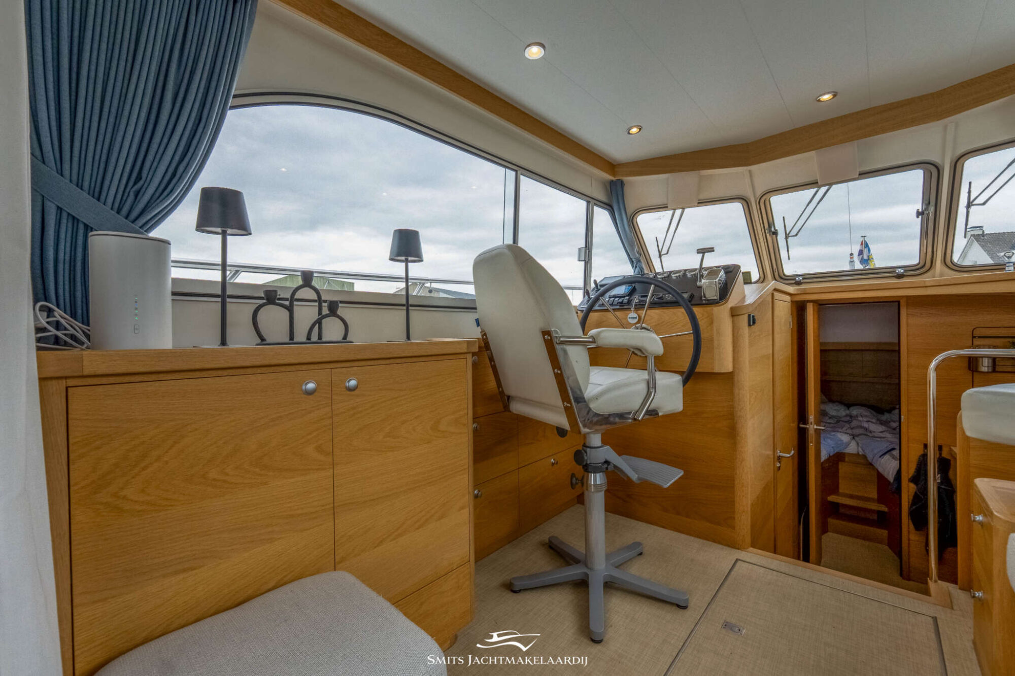 foto: 6 Vedette Vedette 33 Salon Comfort Line