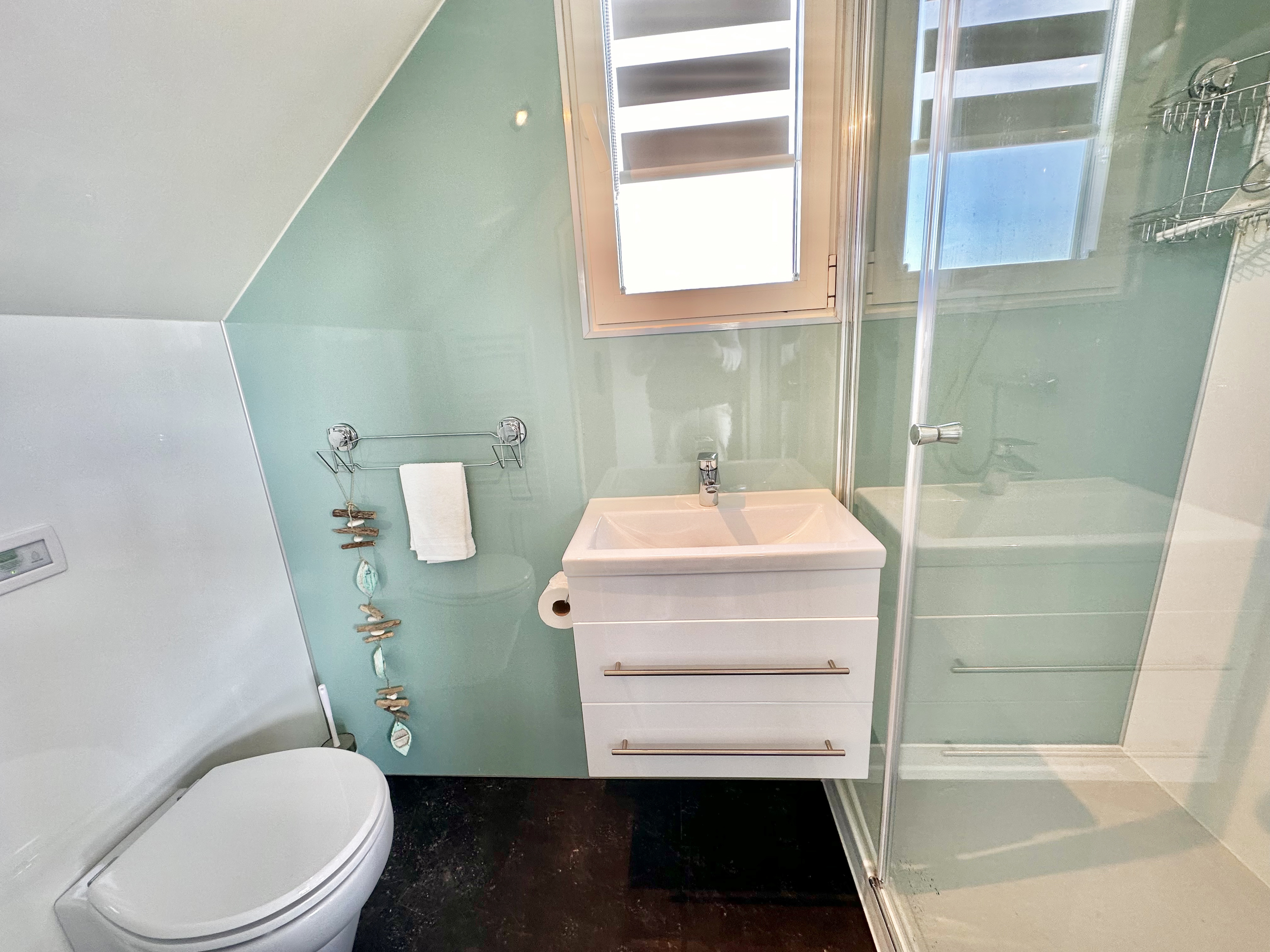 foto: 6 HOMESHIP VaarLoft Volledig Elektrische Houseboat