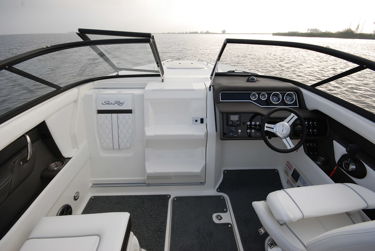 foto: 15 Sea Ray Sun Sport 250