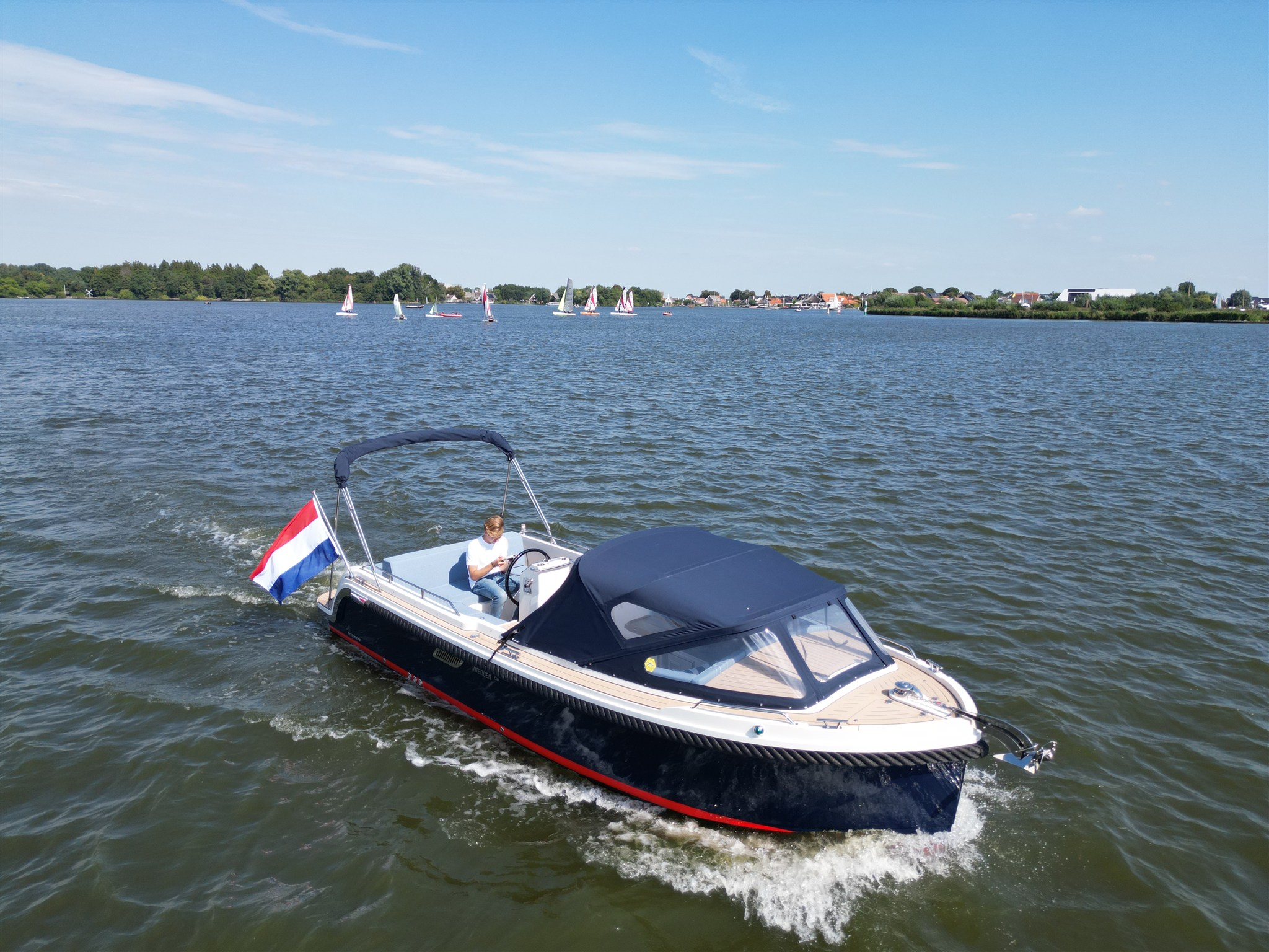 foto: 5 Interboat Intender 750 Cabin