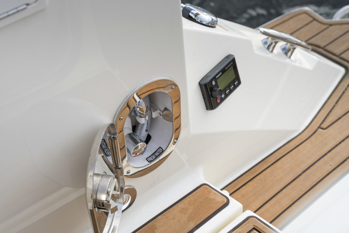 foto: 9 Sea Ray Sundancer 320