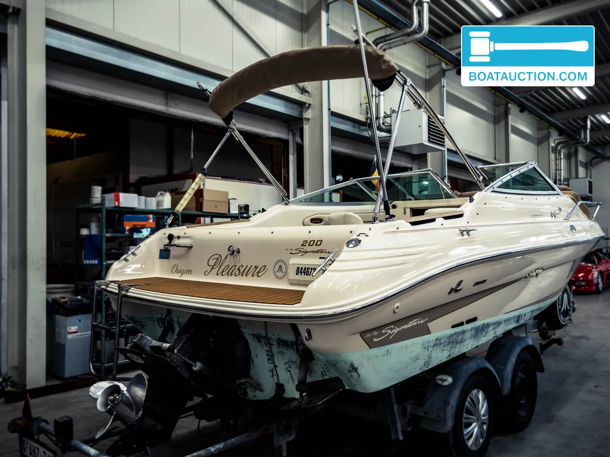 foto: 10 Sea Ray 200 Signature