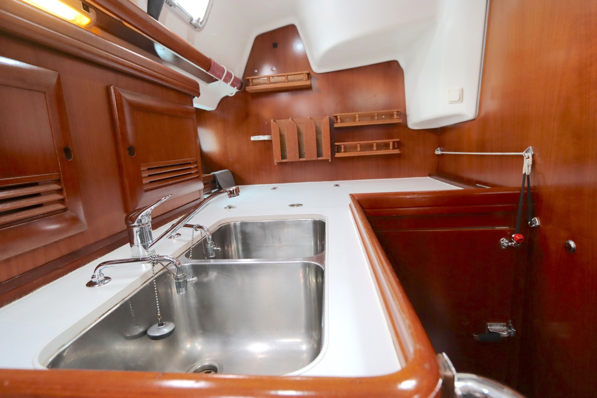 foto: 8 Beneteau Oceanis 423 Clipper 