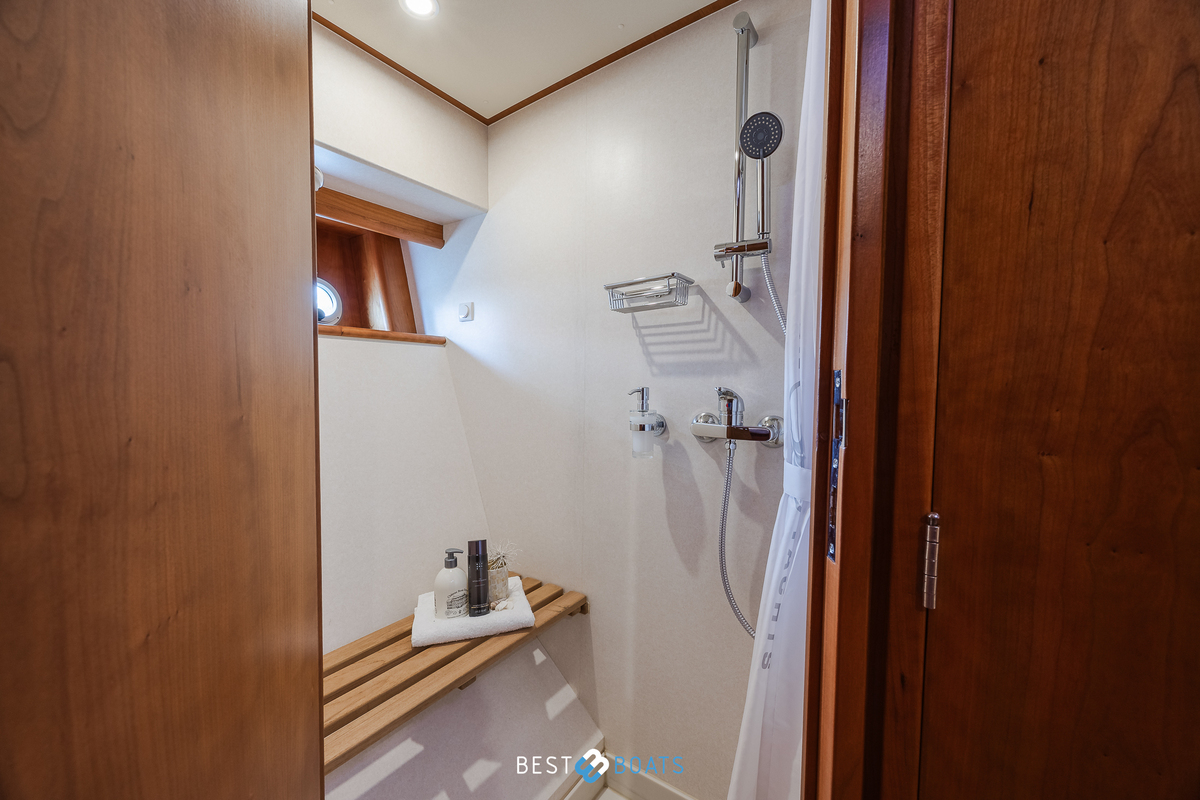 foto: 5 Linssen Grand Sturdy 470 AC Mark II Twin
