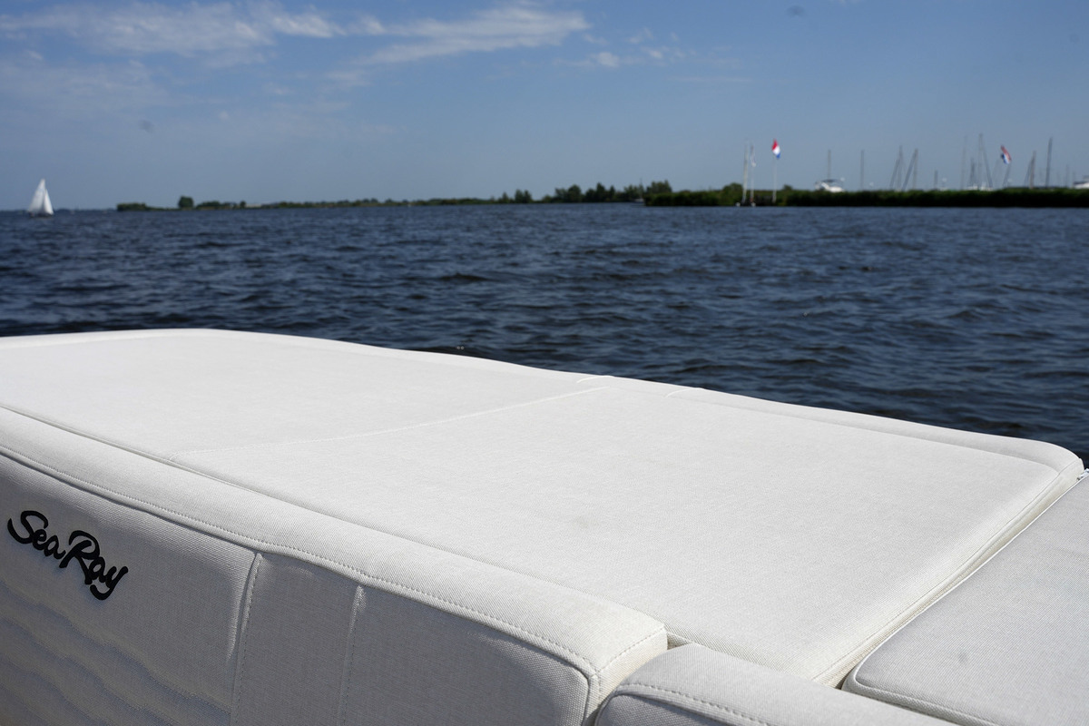 foto: 7 Sea Ray 210