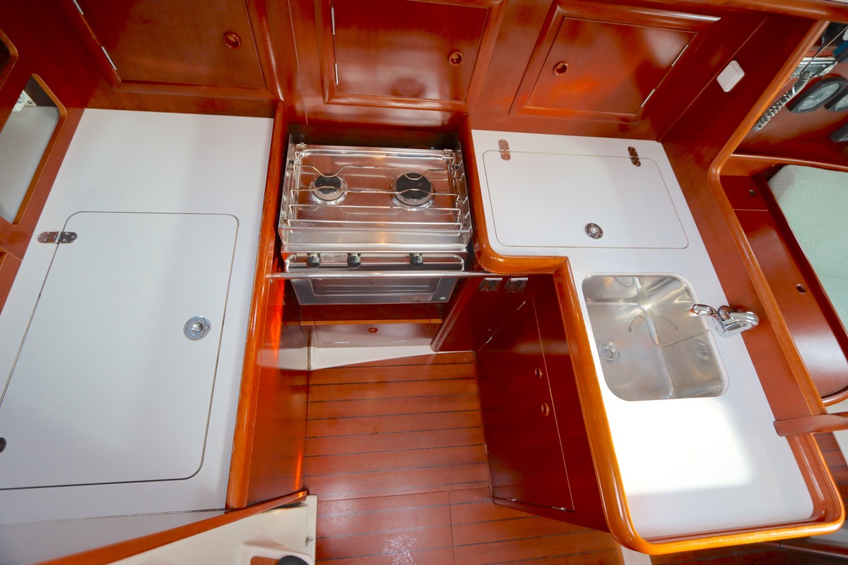 foto: 5 Beneteau Oceanis Clipper 331 Lifting keel