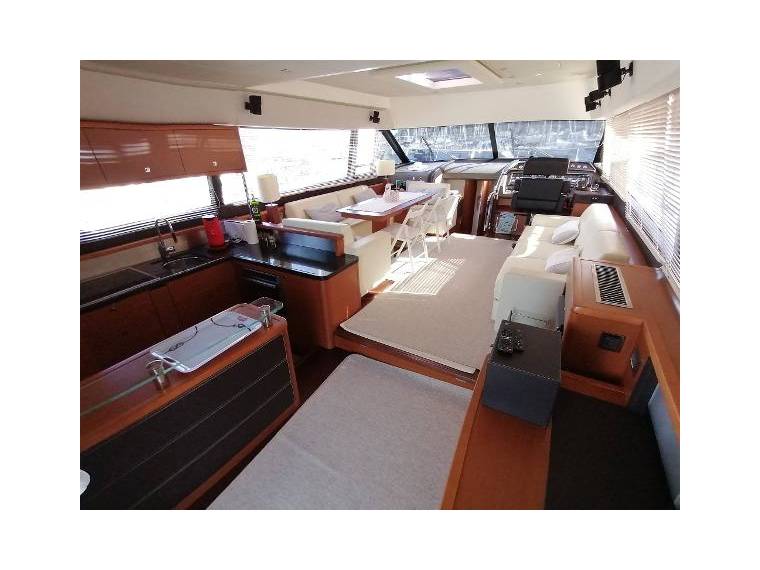 foto: 5 Prestige 60 Fly