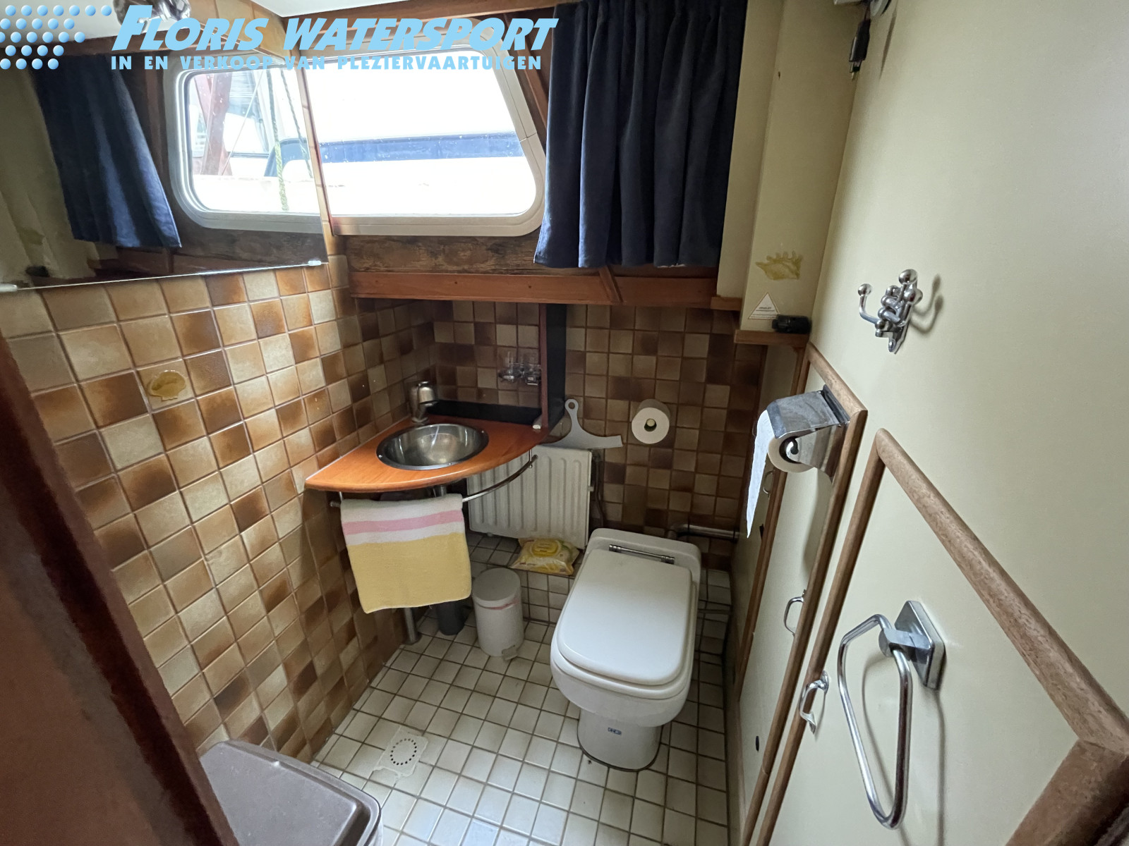 foto: 4 Van Brussel trawler 1380