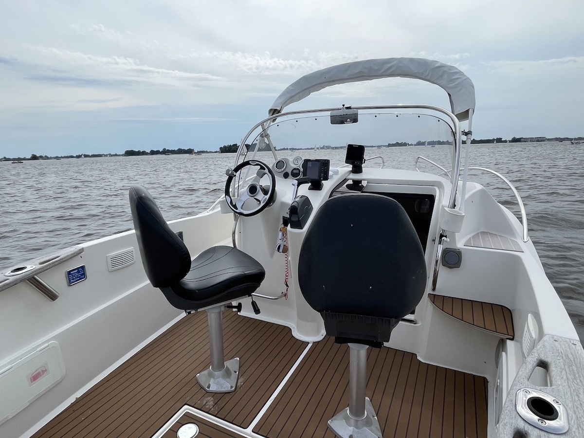 foto: 5 Quicksilver 635