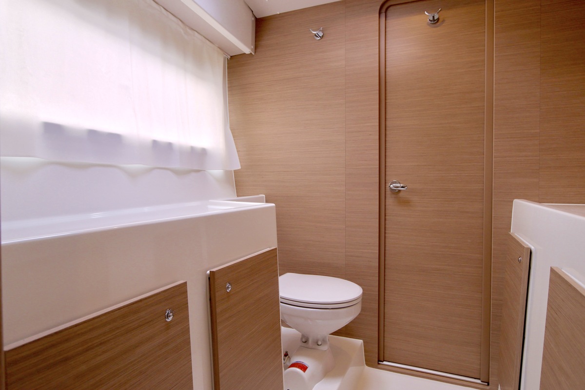 foto: 24 Lagoon 42 Full specs