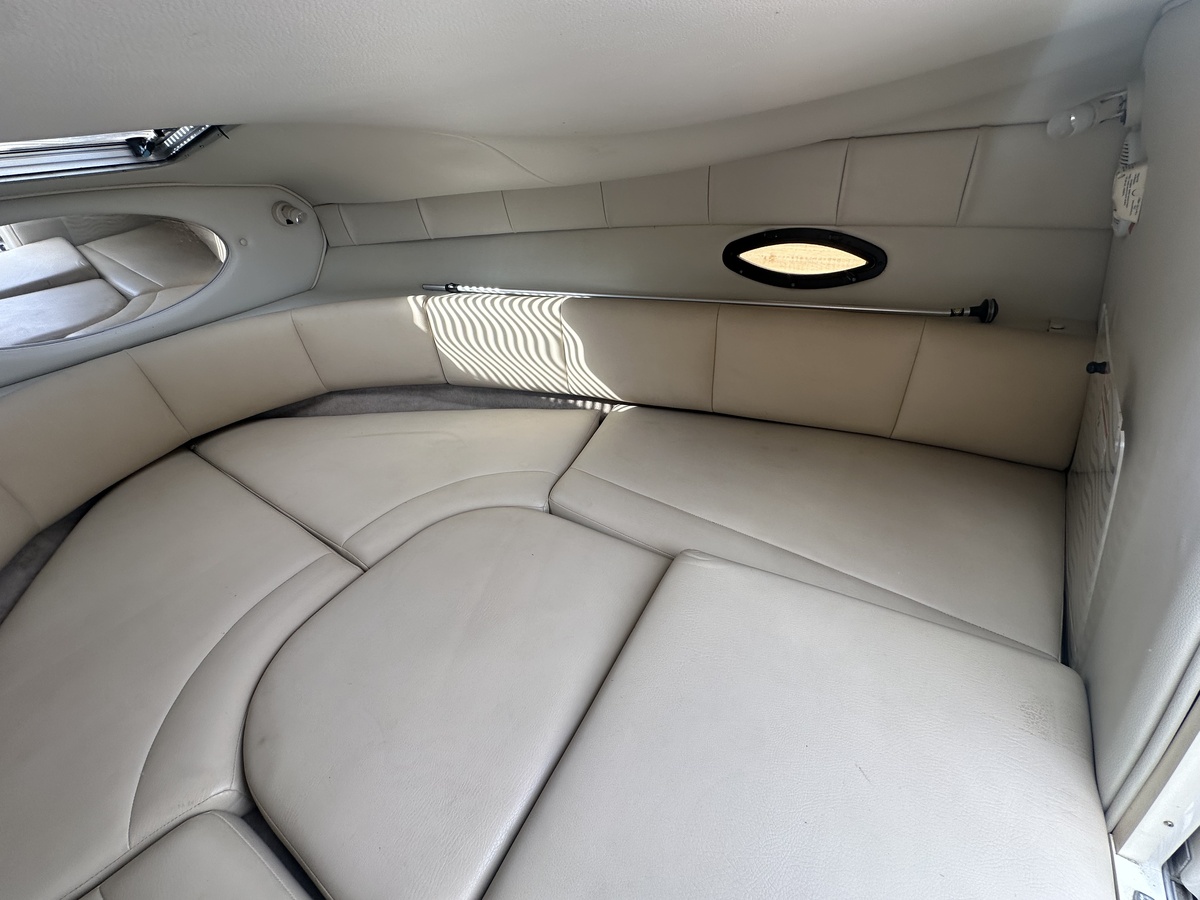 foto: 5 Chaparral 325 SSI