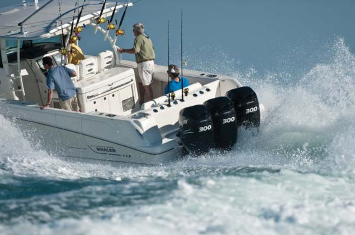 foto: 5 Boston Whaler 380 Outrage
