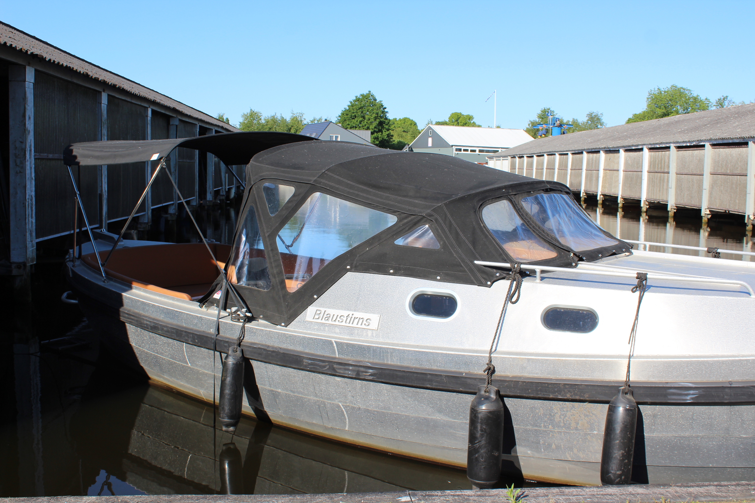 foto: 6 Black Fish Cabin 850 XL