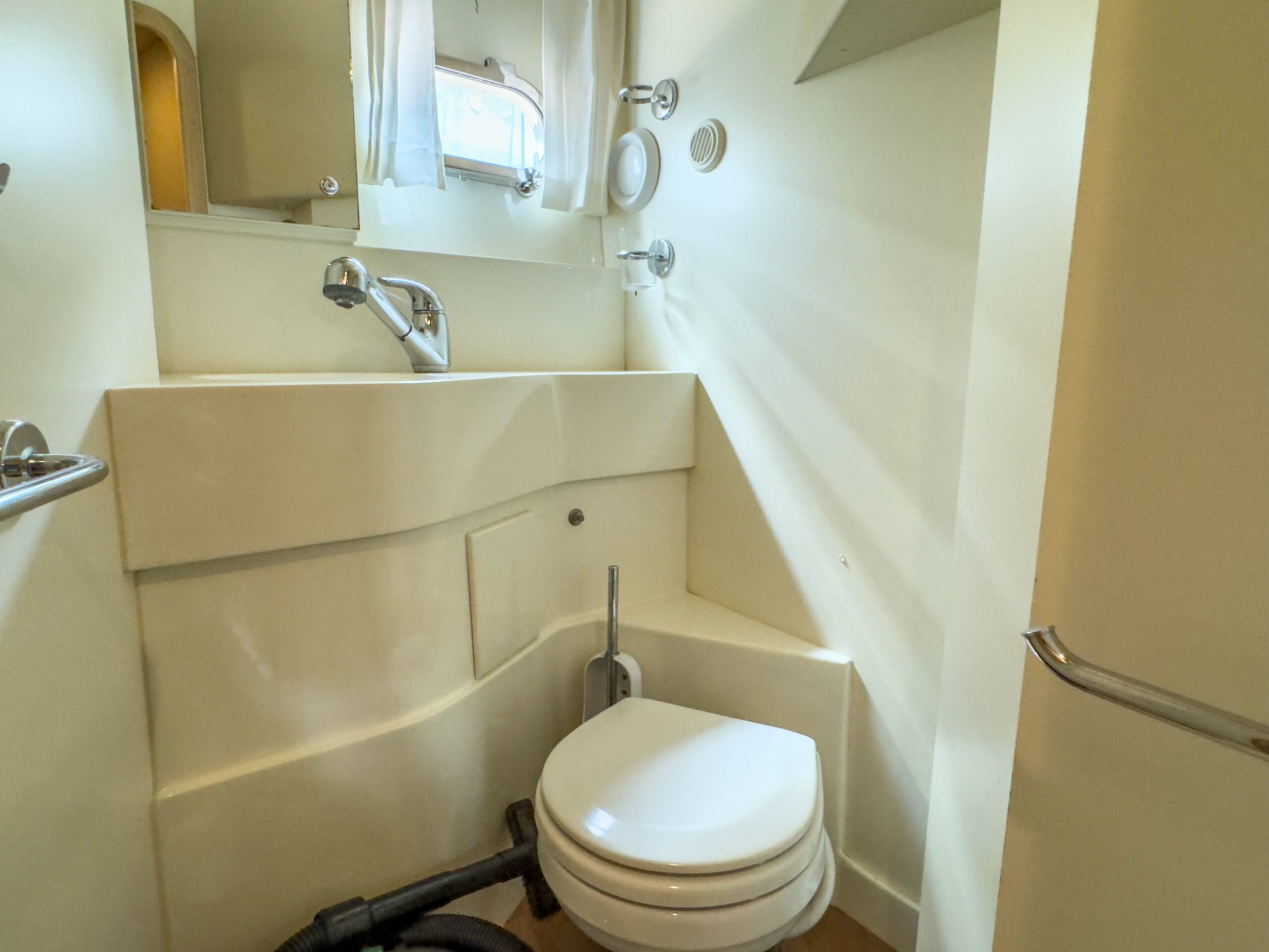 foto: 7 Ferretti Yachts 550