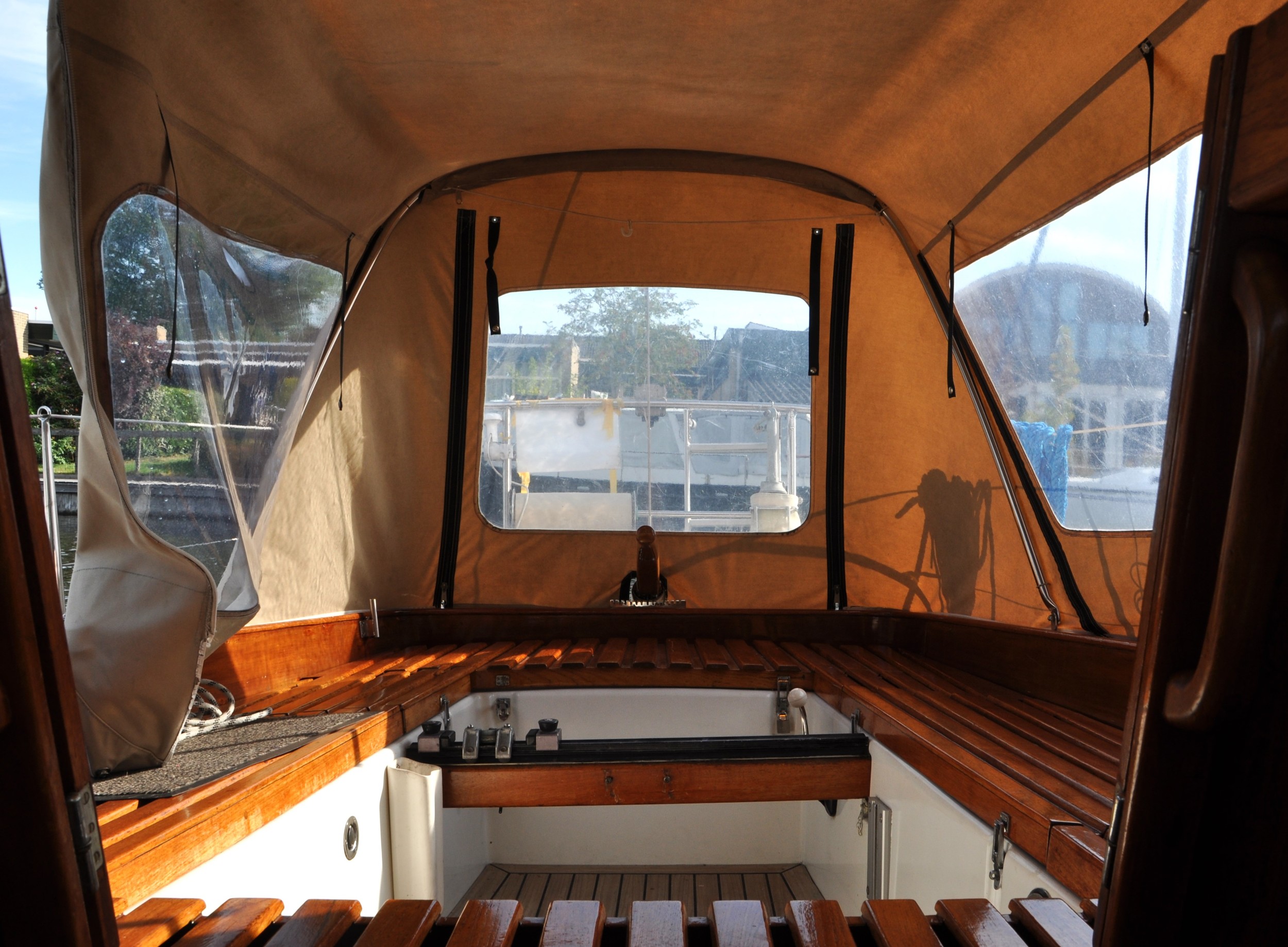 foto: 5 Delphin 66
