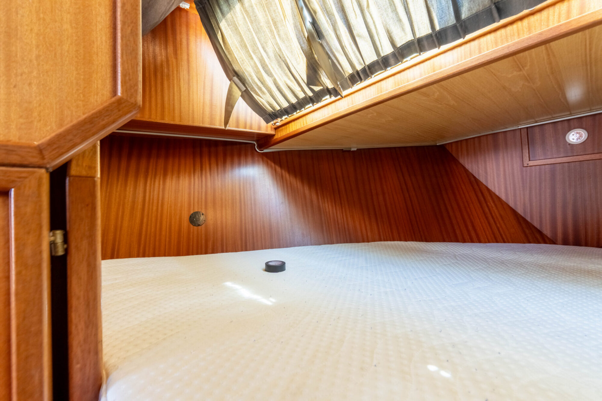foto: 8 Bege Bege 1000 OK Spiegeldeur