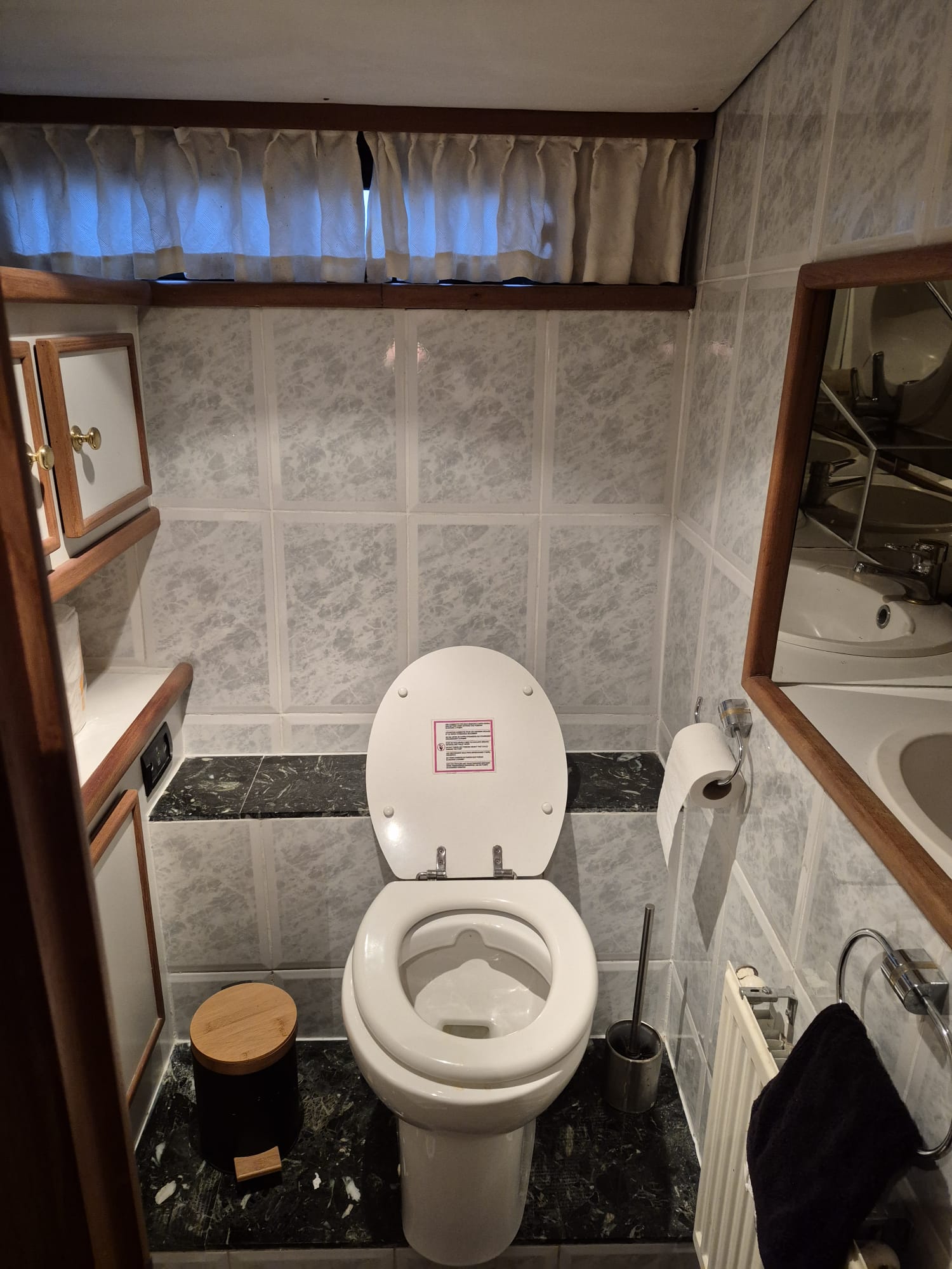 foto: 6 Valk  Voyager ( Woonboot )