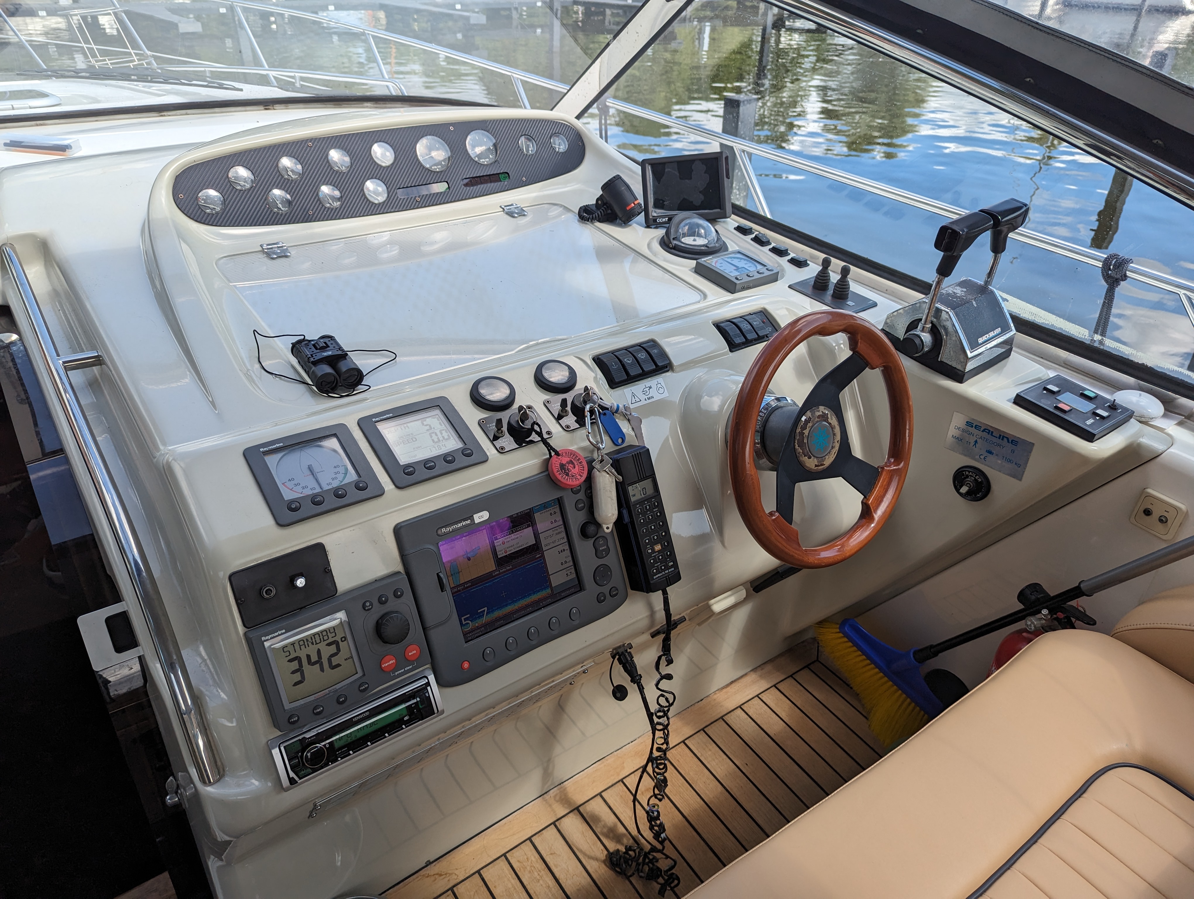 foto: 4 Sealine S 37