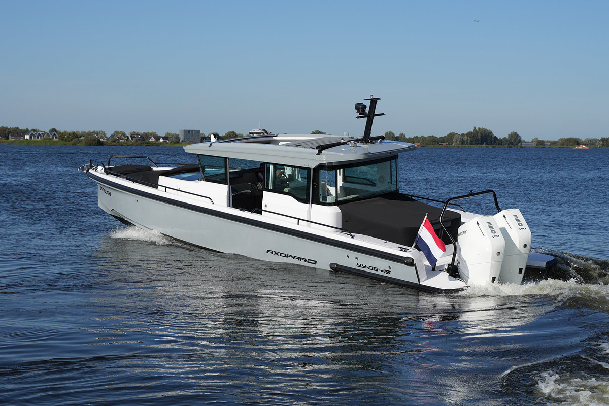 foto: 14 Axopar  37 XC Cross Cabin Mediterrana Edition