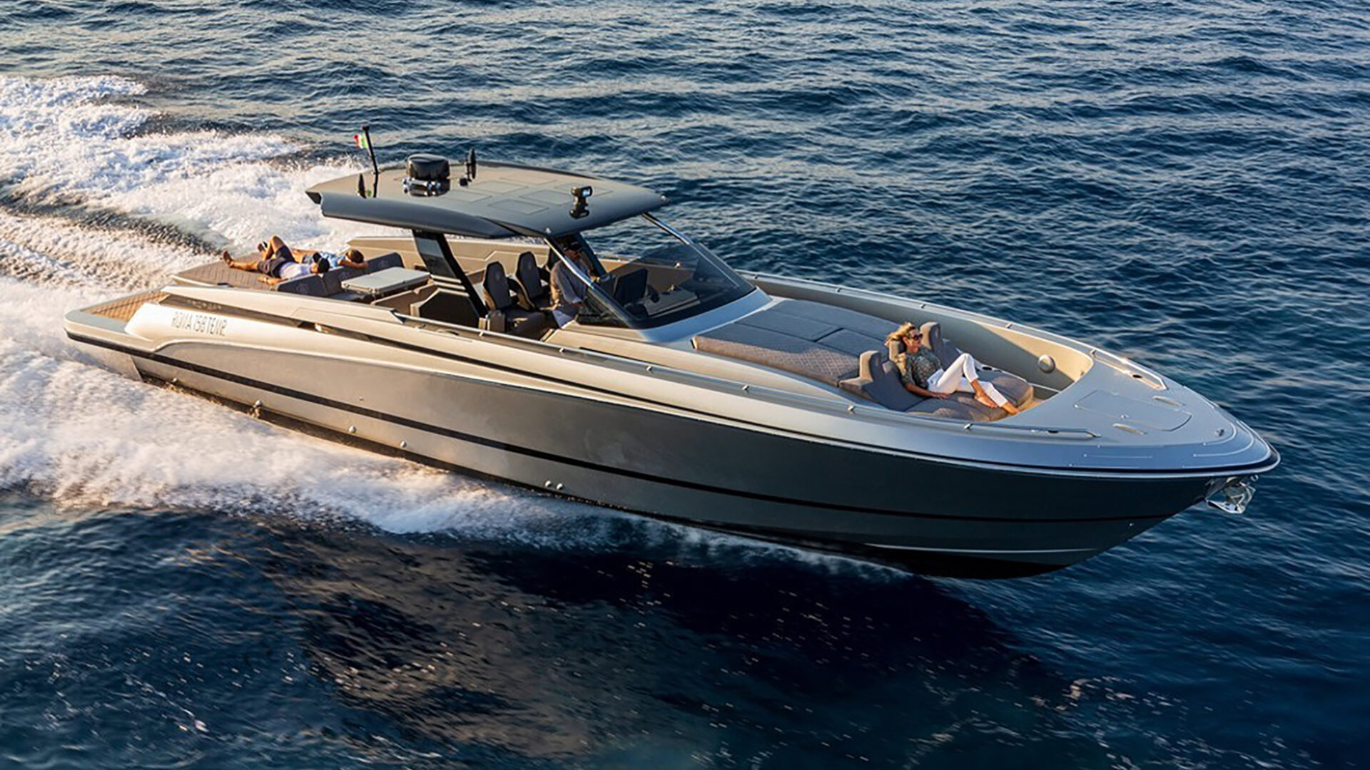 hoofdfoto: 1 Canados Gladiator 493 Grand