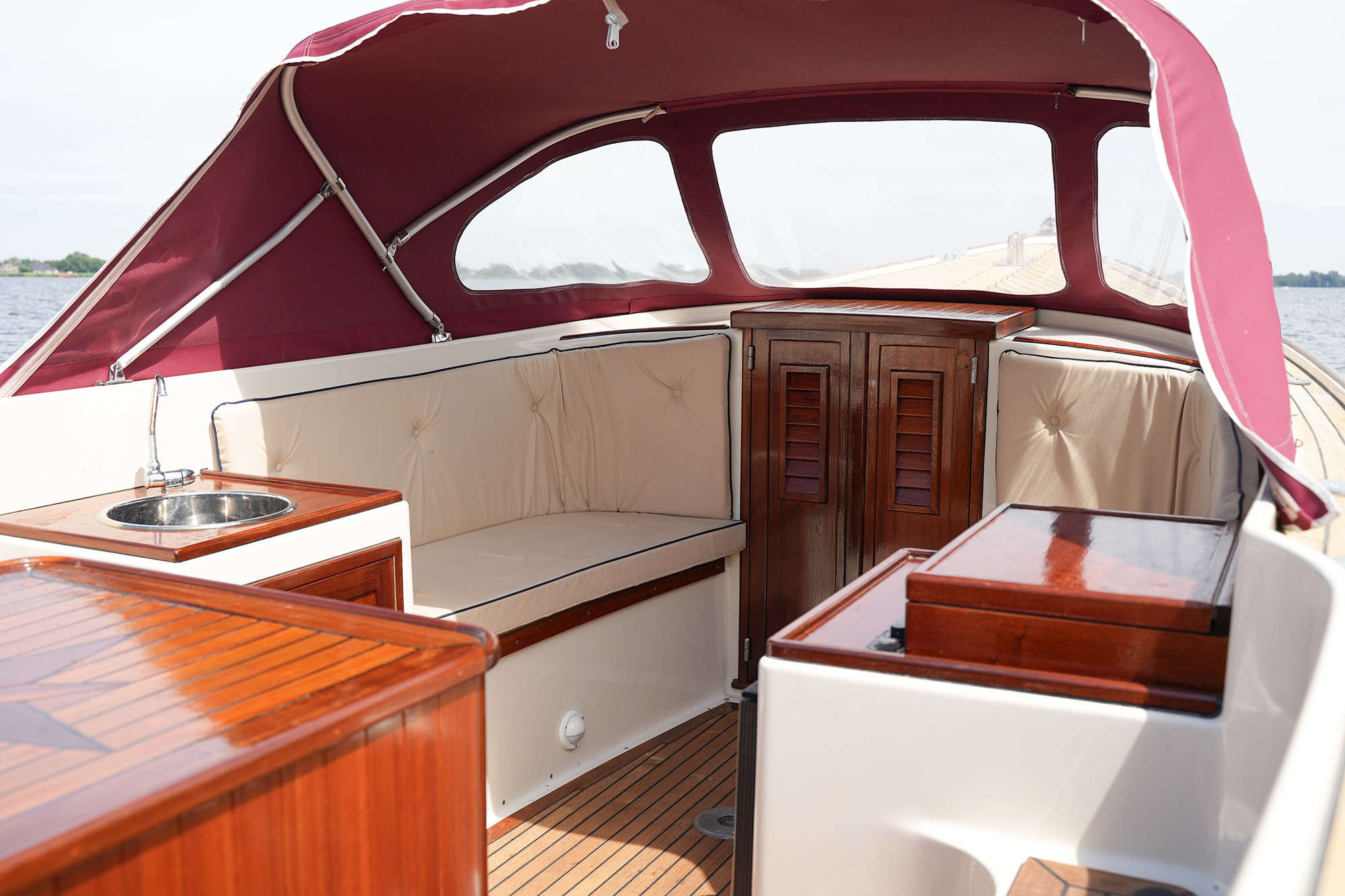 foto: 5 Interboat Semi Cabin 25