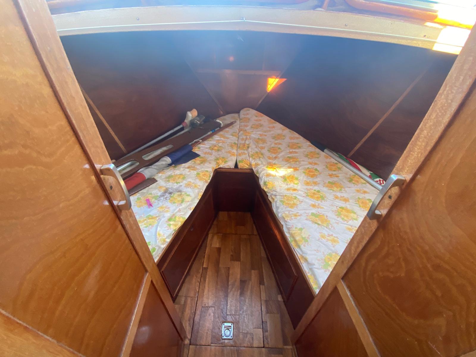 foto: 6 Combikruiser 1200 ( Woonschip met CV )