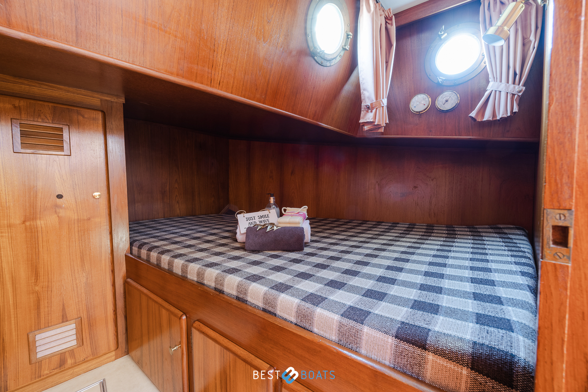 foto: 7 Linssen  St. Jozef 1050 Salon AK-L