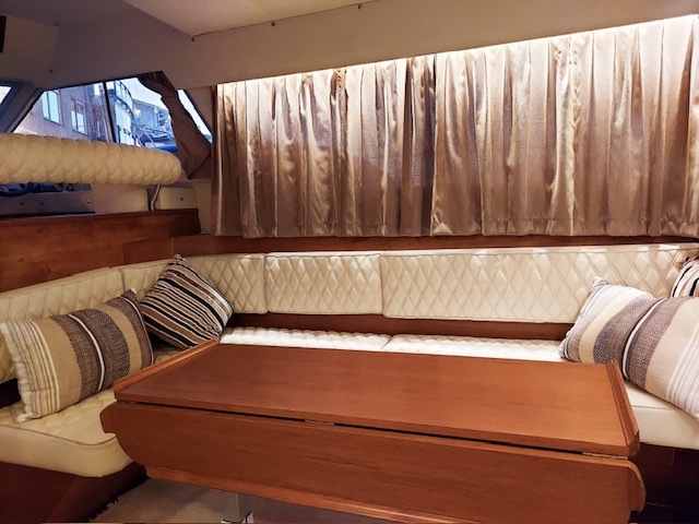 foto: 4 Princess 38 Flybridge