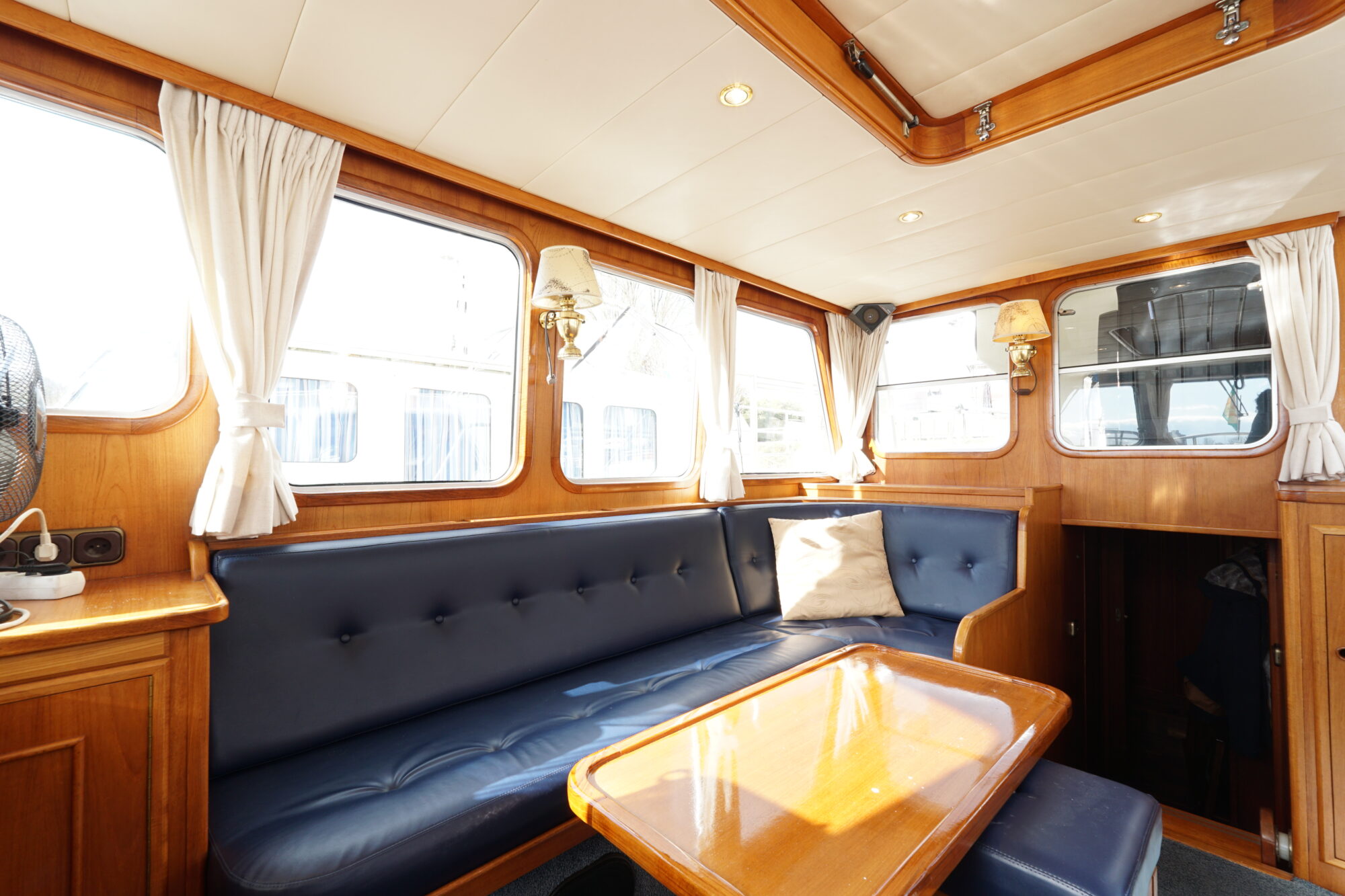 foto: 19 Damen Damen Pushy Cat 15.00 AK Cabrio
