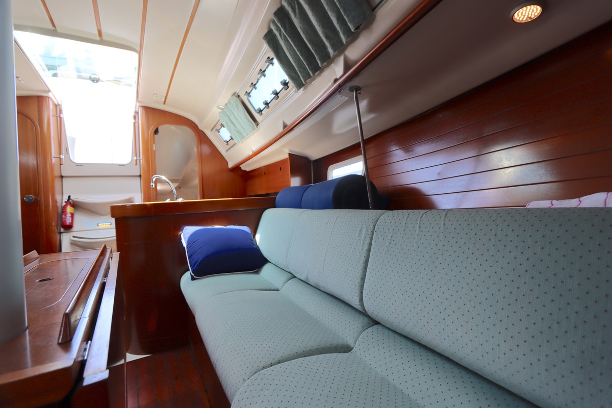 foto: 6 Beneteau Oceanis 300