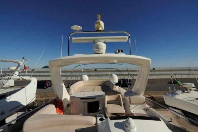 foto: 5 Sealine T 60