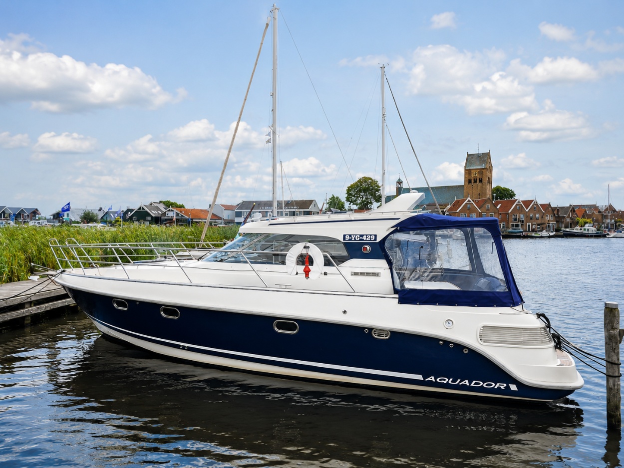 foto: 5 Aquador 33 HT