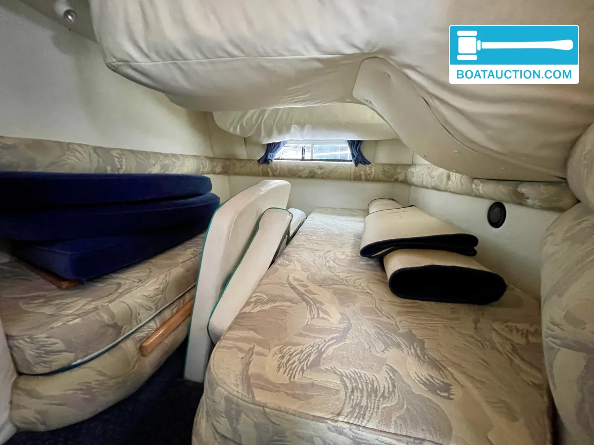 foto: 10 Sealine 310 Sportbridge