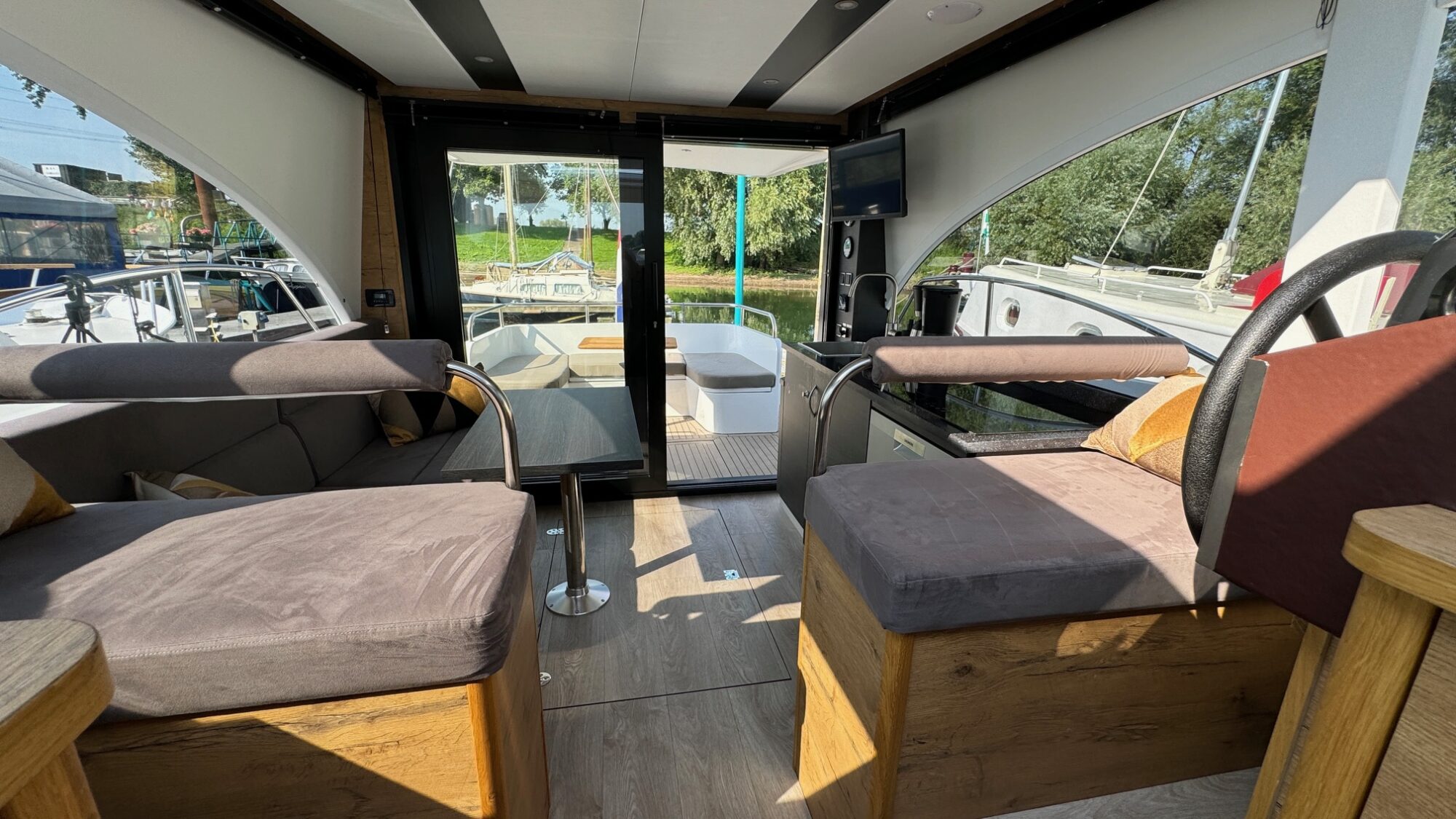 foto: 6 Concordia Concordia 110 Sedan Paviljoen