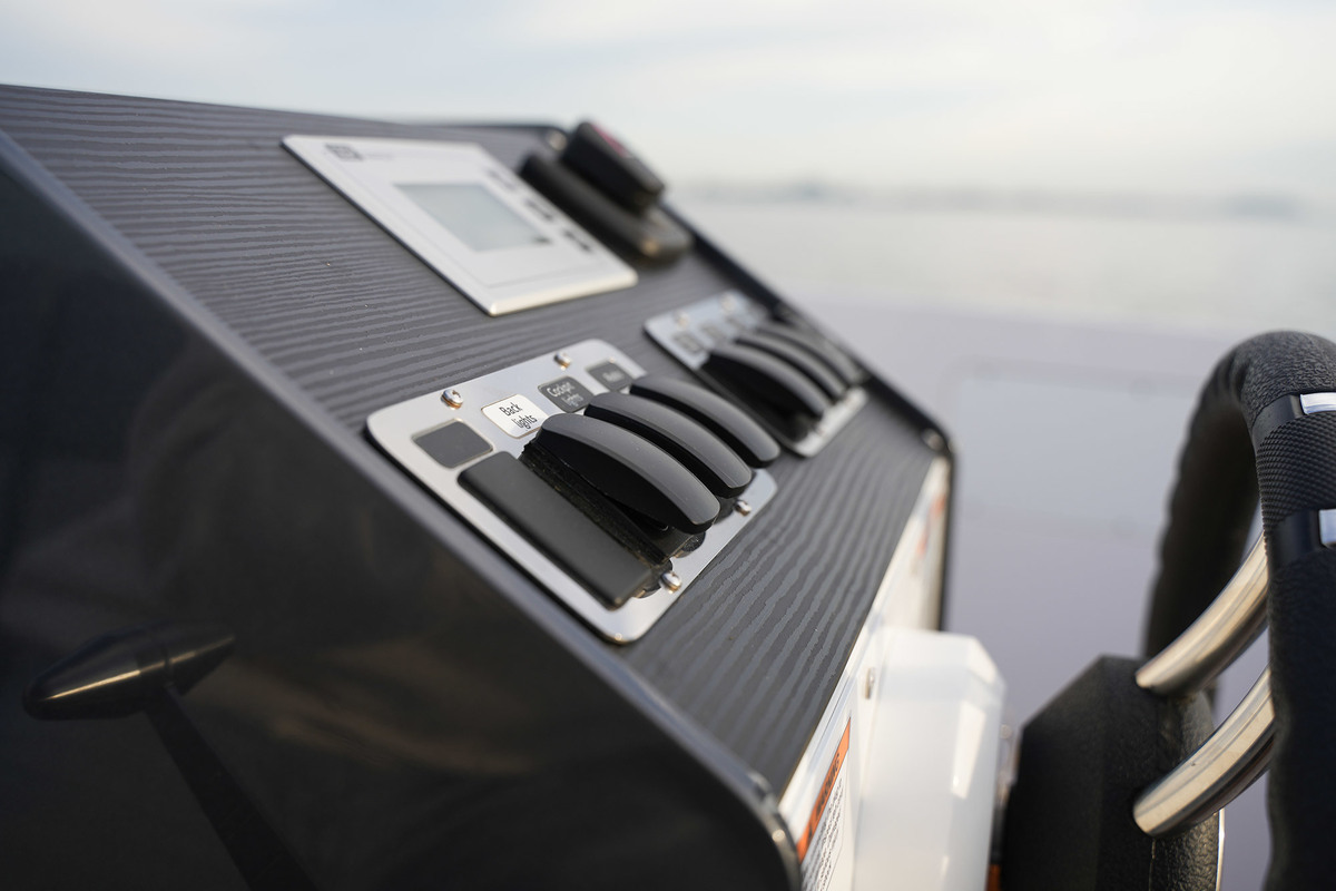 foto: 13 Alfastreet Marine 21 Open Electric