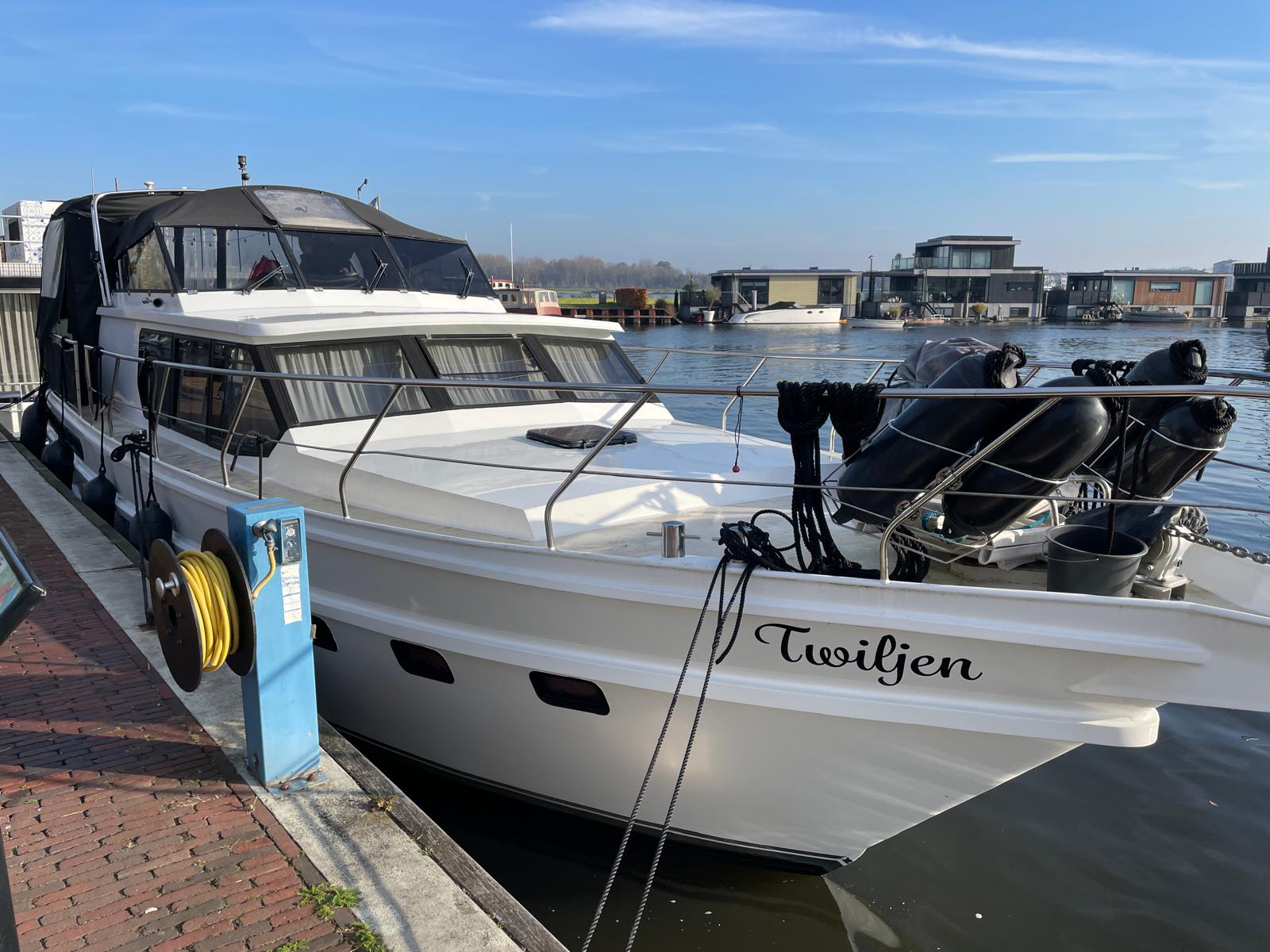 foto: 6 Valk  Voyager ( Woonboot )