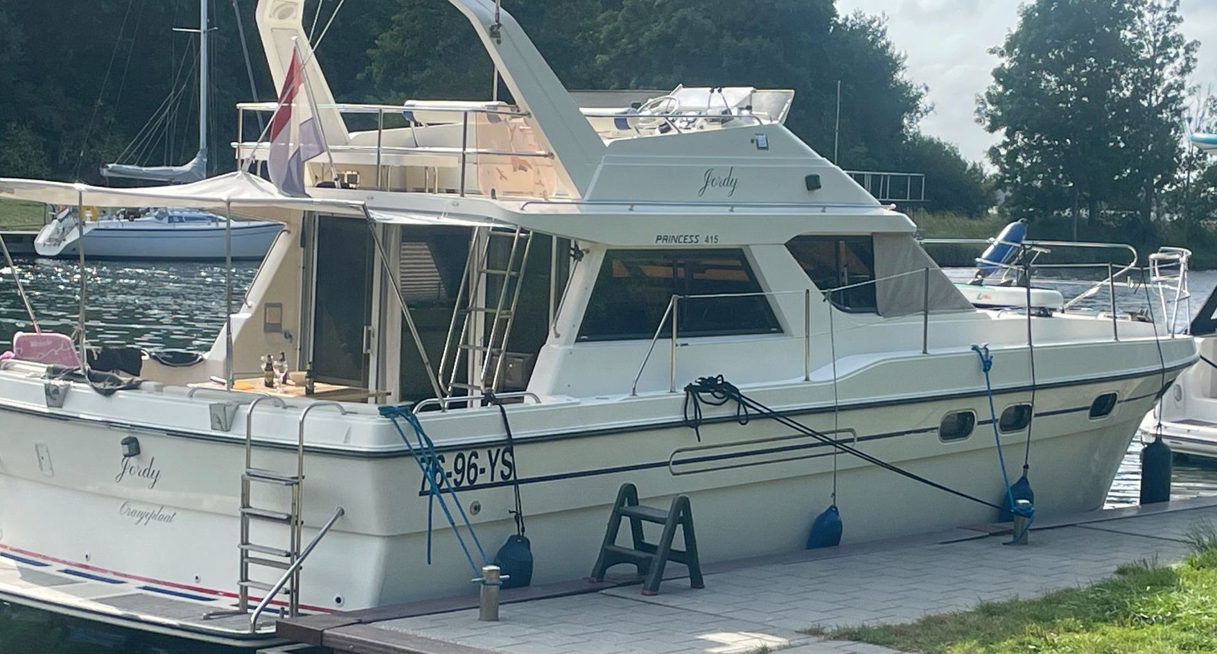 foto: 10 Princess Princess 415 FB