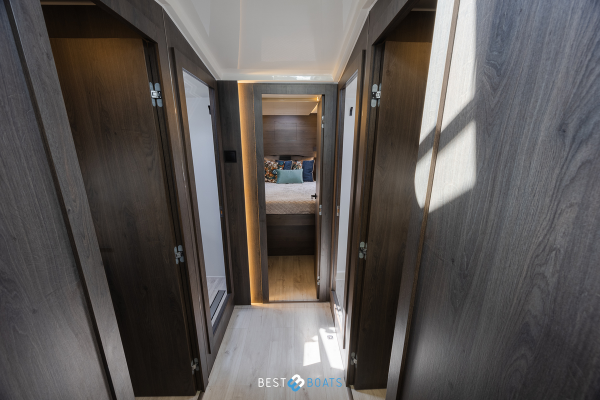 foto: 11 Cobra Yachts Futura 36 Premium Fly