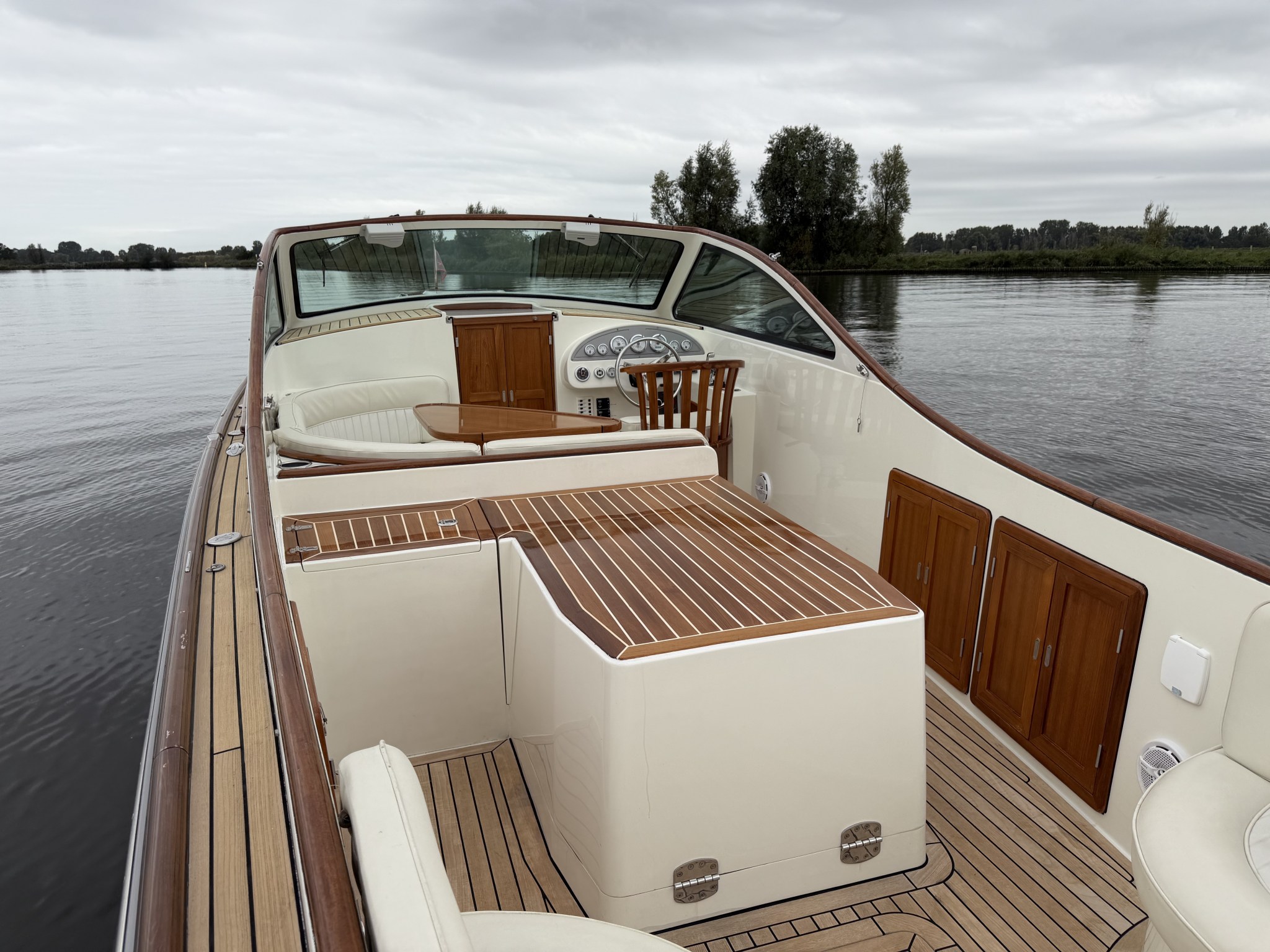 foto: 6 Long Island 33 Runabout