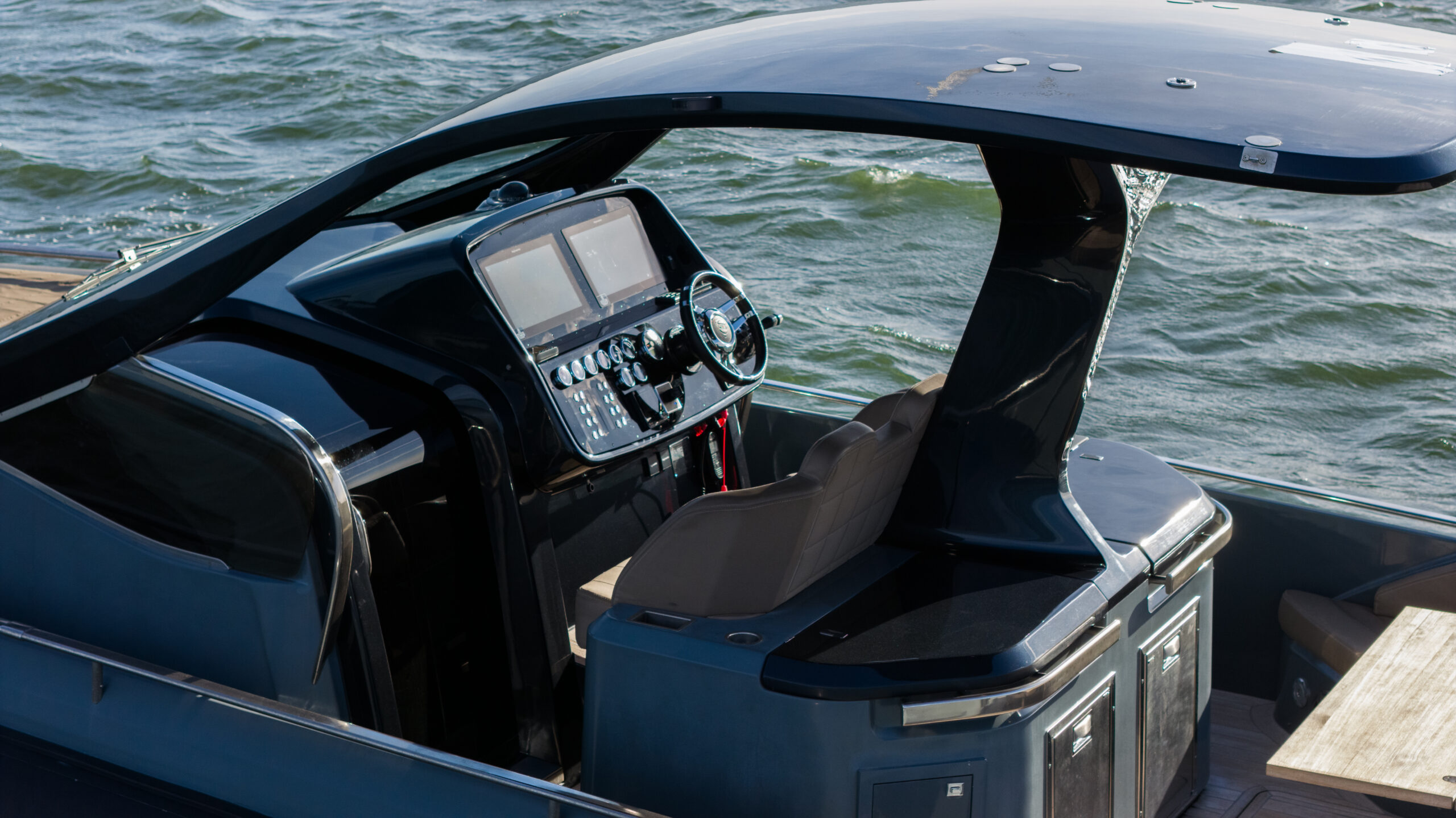 foto: 11 Sacs Rebel 40